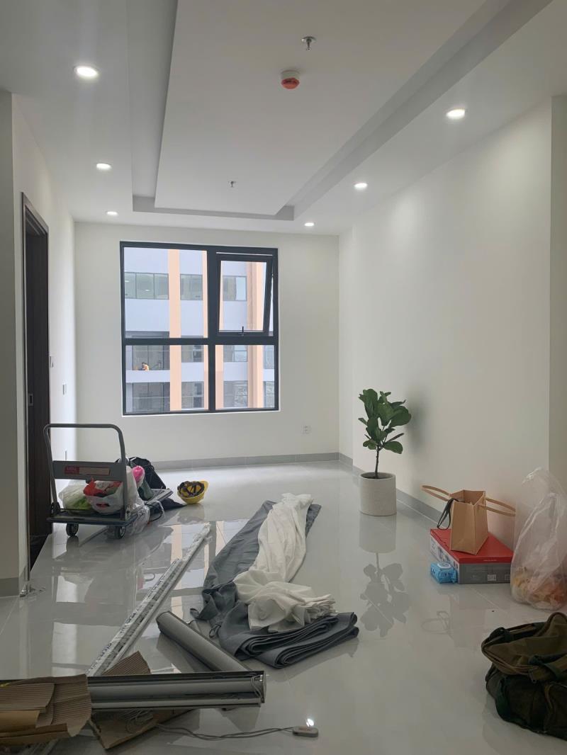 Cho thuê 2pn mới tinh giá 5,5tr sẵn rèm, giàn phơi tại a&t sky garden lái thiêu