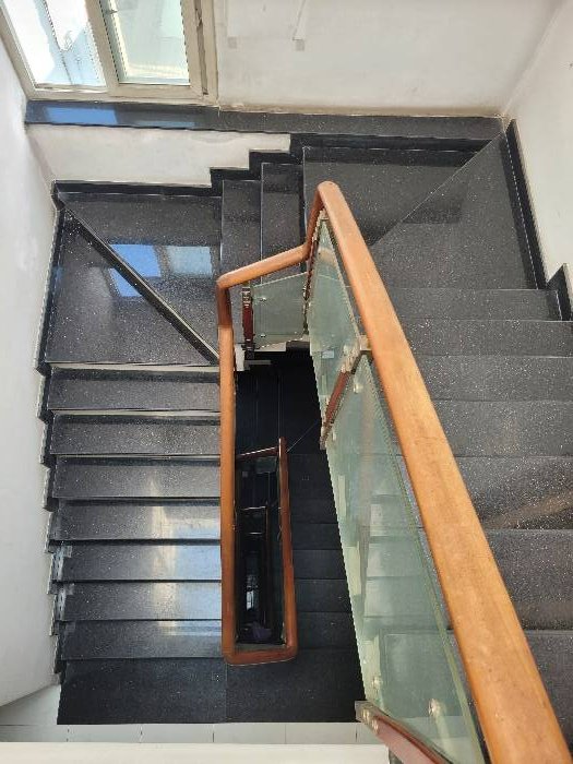 6 tầng - ngay bến xe chợ lớn - mặt tiền nguyễn thị nhỏ - q. 5 – dt: 5*40m – 52 tỷ - 4