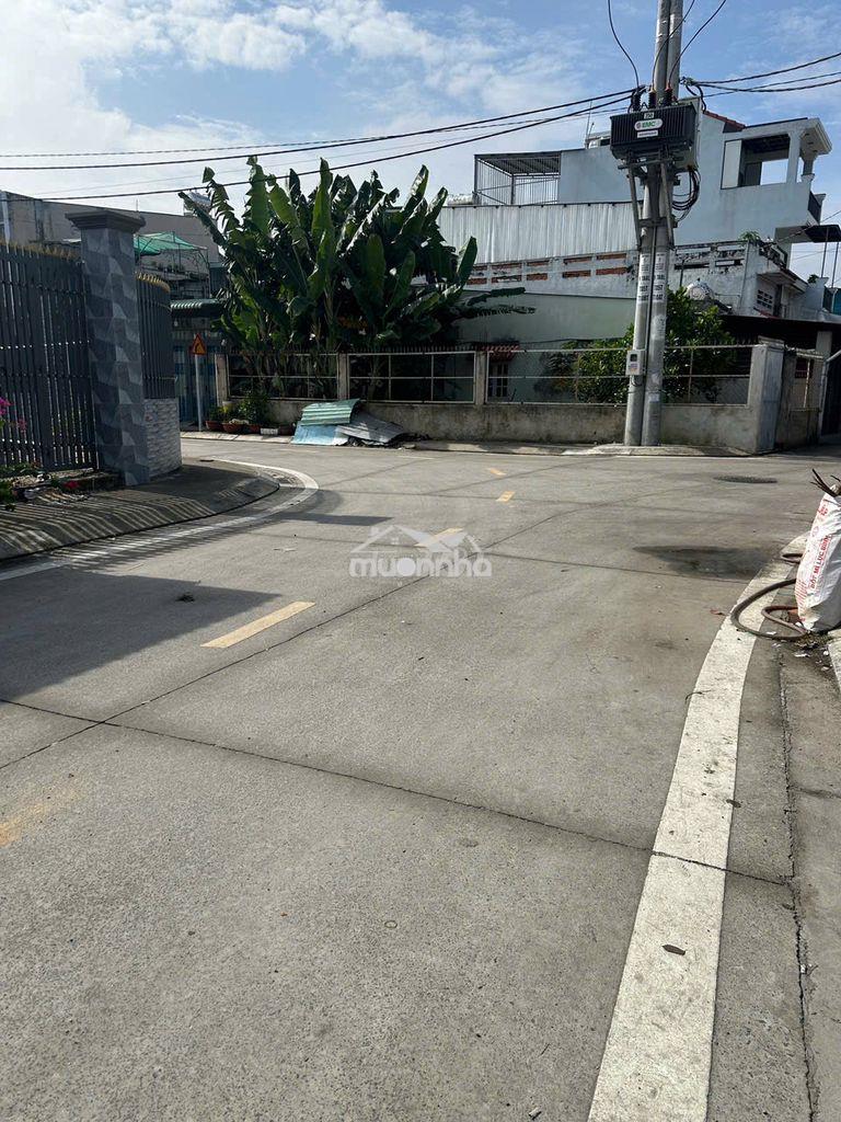 Bán nhà mới xây khu dân cư ổn định