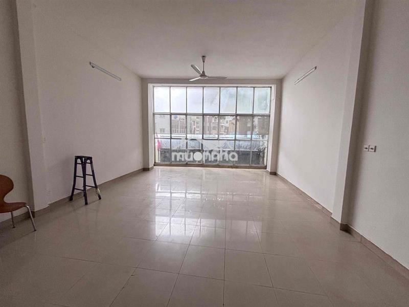 Mặt tiền ngang 5m - gần vòng xoay lý thái tổ - số 45 ngô gia tự, q10