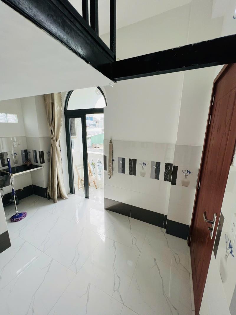 **Cho thuê căn hộ duplex đẹp – phòng rộng ban công  gần đh ngoại thương, hutech, uef, gtvt**