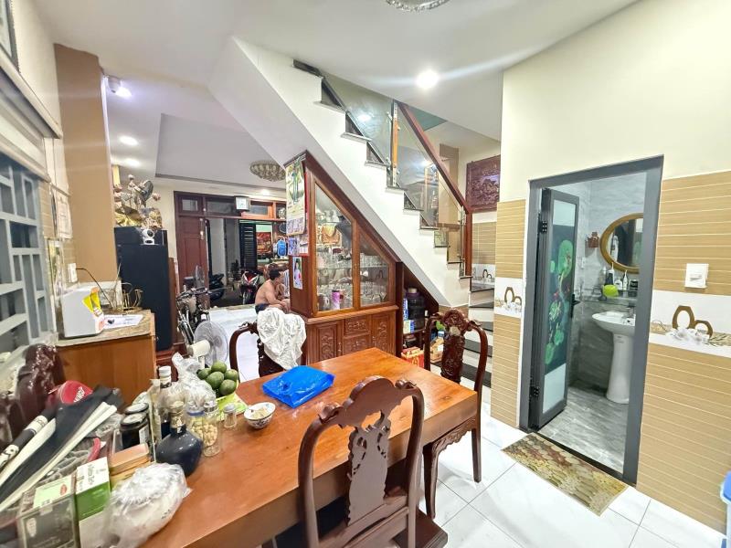💥 Chỉ 3 tỷ! nhà ngang 4.8m lô góc phan văn hớn q12 – 2 tầng – sân rộng – hẻm thông - 4