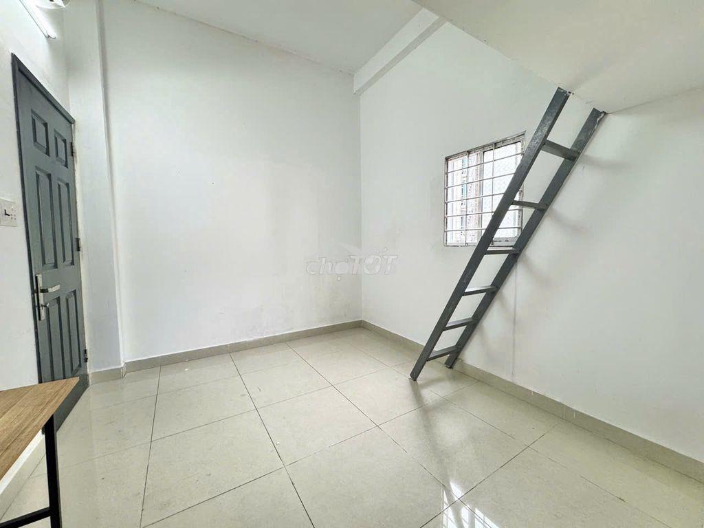 Phòng trọ sinh viên gác cao cửa sổ ngay công viên hoàng văn thụ - Ảnh 4