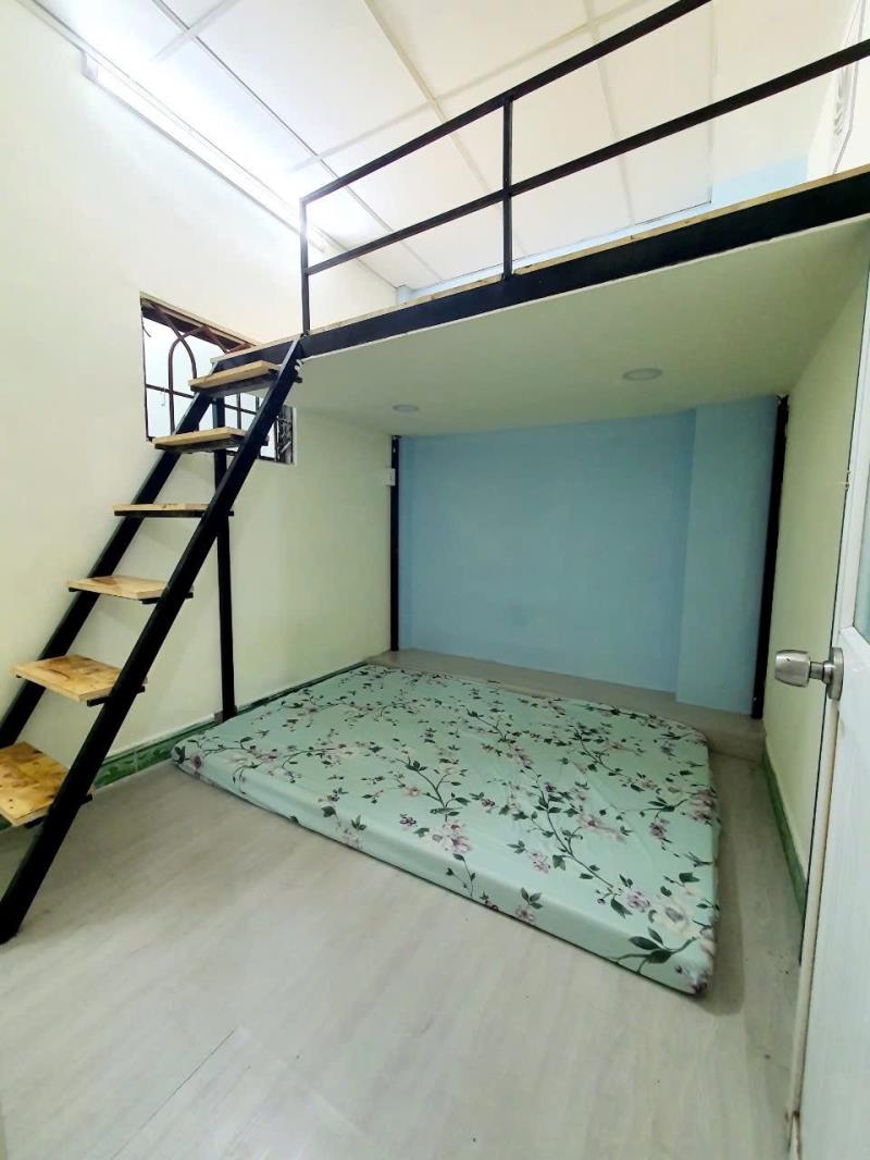 Phòng 2 không gian sinh hoạt có gác đh văn lang, công nghiệp,.. lê quang định bình thạnh