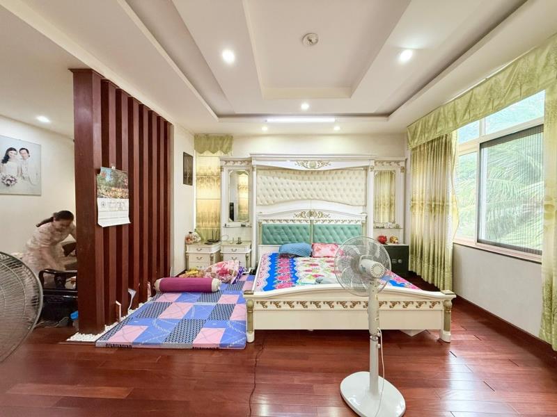 Biệt phủ cây xanh - phổ quang - phú nhuận - 274m (13x21) - hầm + 4 lầu - 56 tỷ - 4