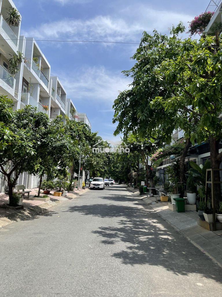 Bán nhà đặng thùy trâm, 4*20m, trệt, 2 lầu, st, gần đh văn lang cs3