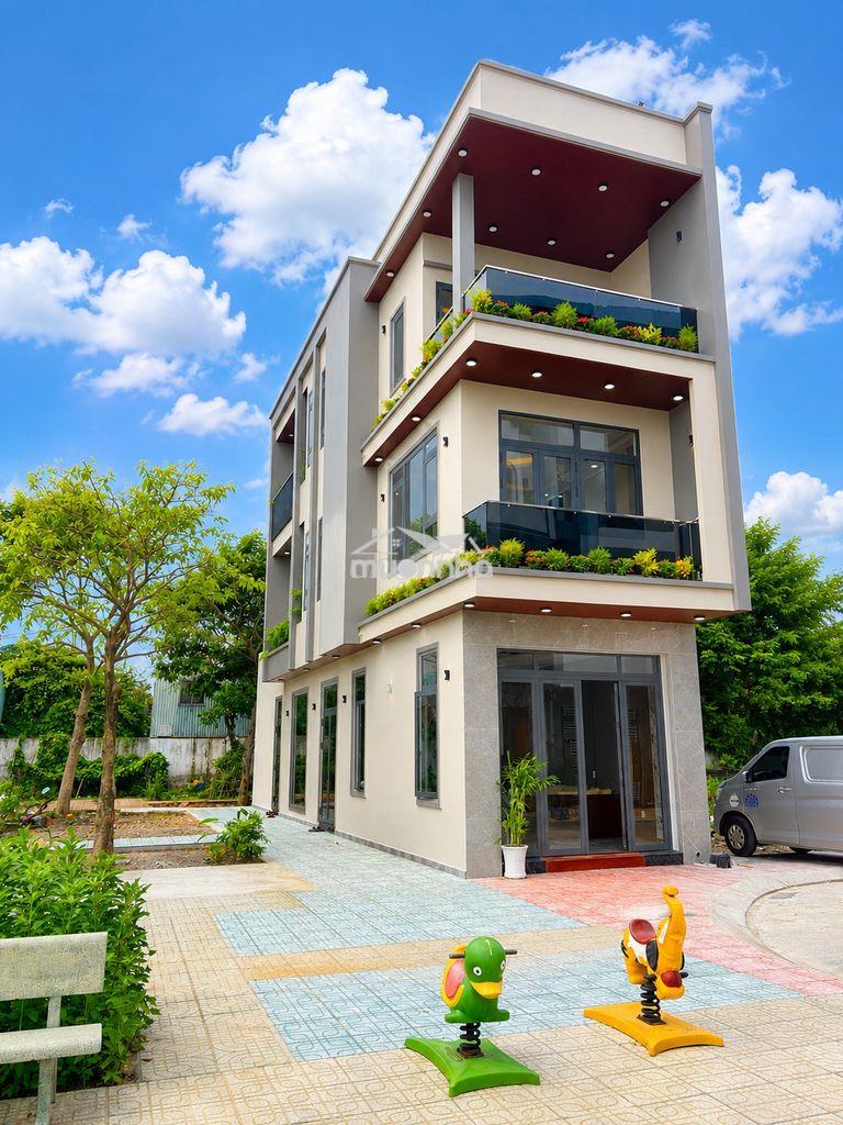 Bán nhà 2 mặt tiền ôm trọn công viên 1.000m² – giá 7,3 tỷ