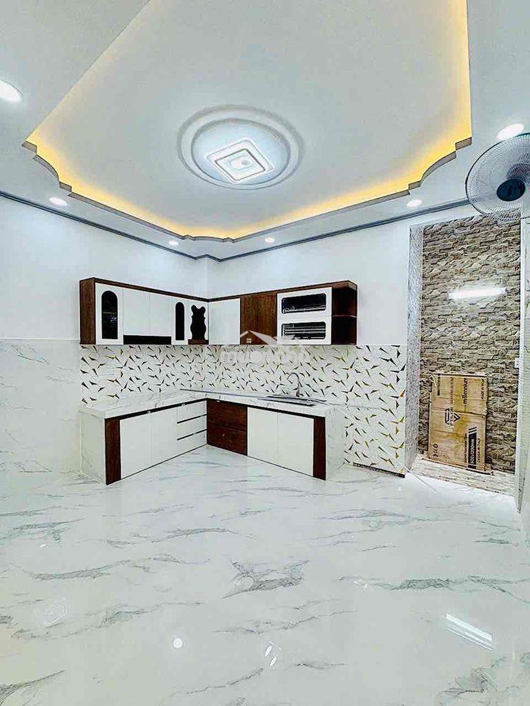 Nhà đẹp lung linh 3 phòng ngủ quận 6 - xe hơi sát nhà - 4.2m x 12.2m - 2