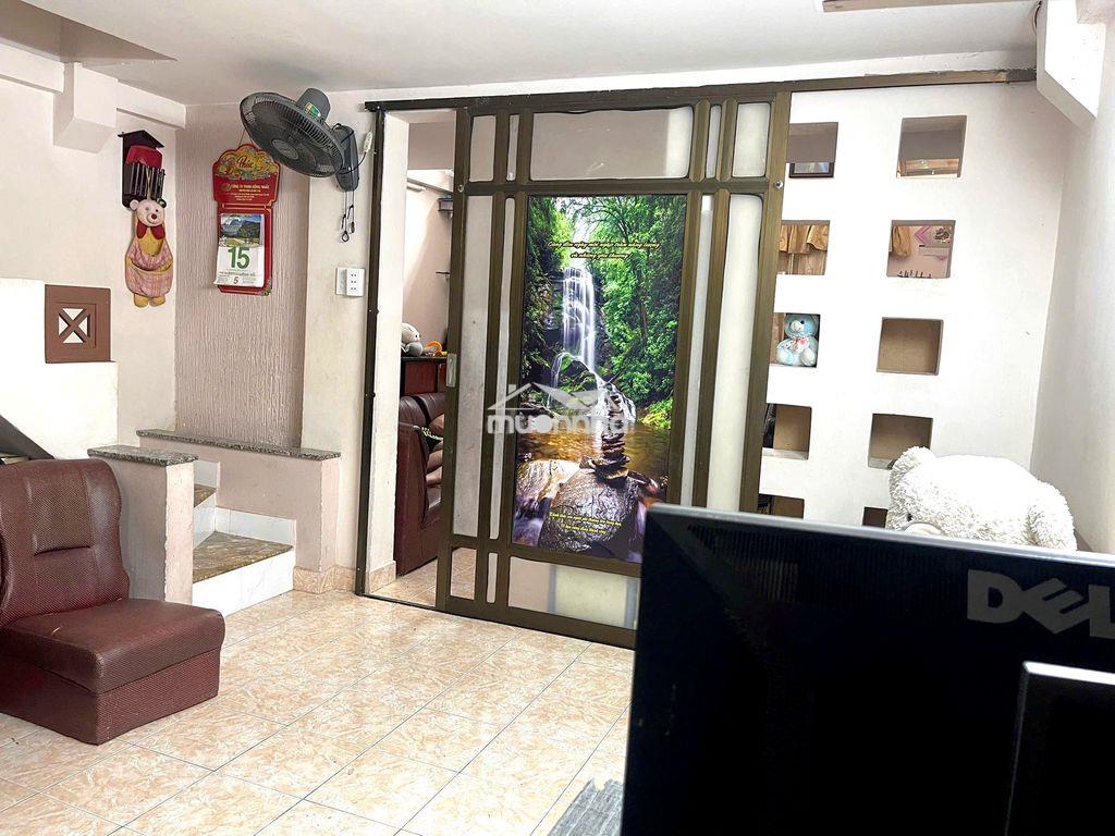 Chuyển nhượng gấp nhà đường khánh hội q4, dtsd 80m2, sổ sẵn 3.6 tỷ. - Ảnh 2
