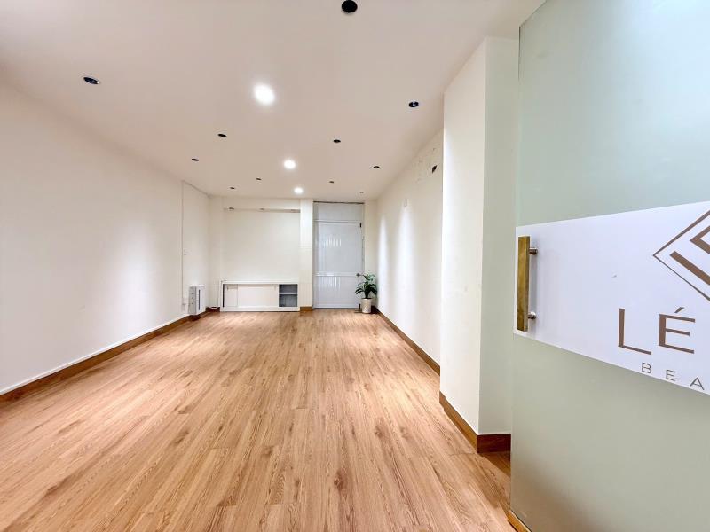 Mặt bằng kinh doanh ngay đường 3/2 quận 10 đối diện trường việt úc - 4