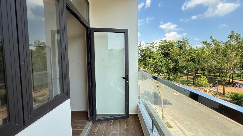 Cho thuê studio ban công giá tốt - 4