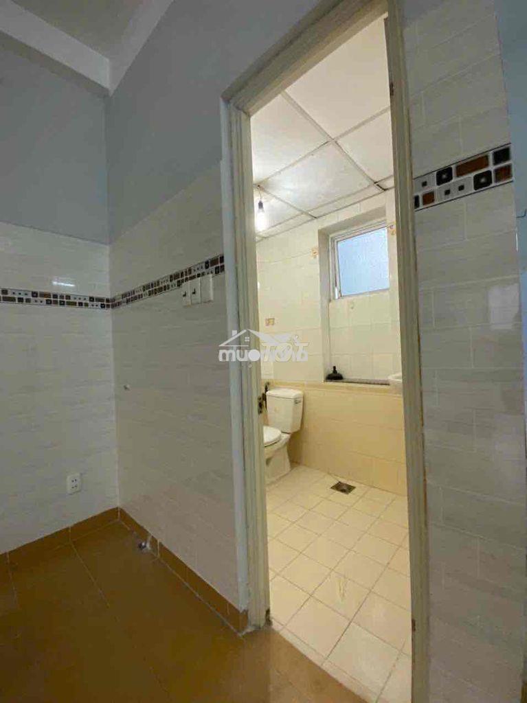 Cho thuê nhà nguyên căn, tầng 2 lầu đúc tiện nghi giá rẻ trung tâm q10 - 3