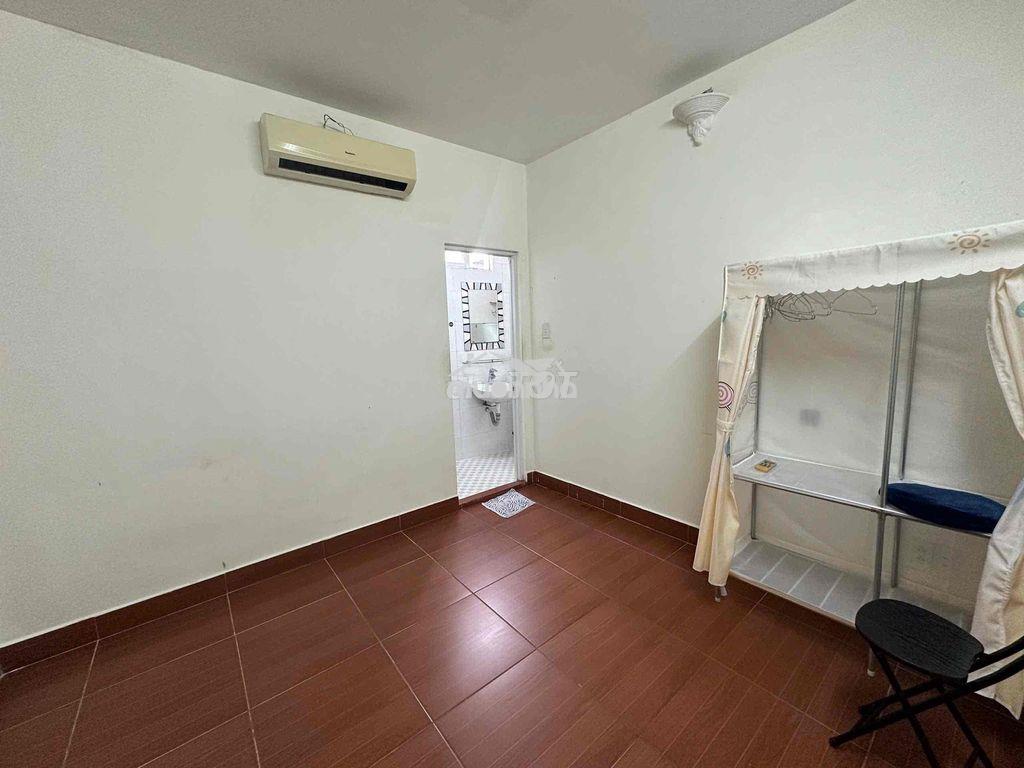 Phòng trọ 2tr7 đường nguyễn công hoan (phan xích long) đầu t9 trống - 2