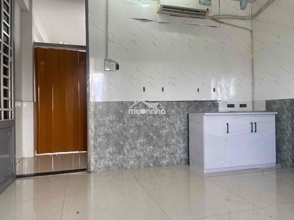 Phòng ngay mặt tiền đường trần văn kiểu. khu binh phu q6 - Ảnh 3
