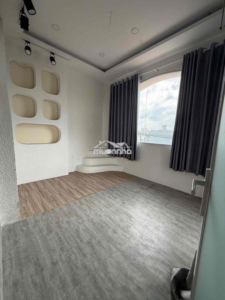 Nhà mt kd 637b âu cơ, dt: 6 x 16m - 3 lầu ( 8 pn ) giá: 26,5 tr/ tháng - 4