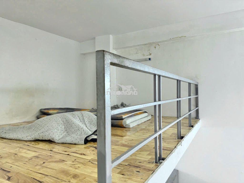 Phòng trọ sinh viên gác cao cửa sổ ngay công viên hoàng văn thụ - Ảnh 3