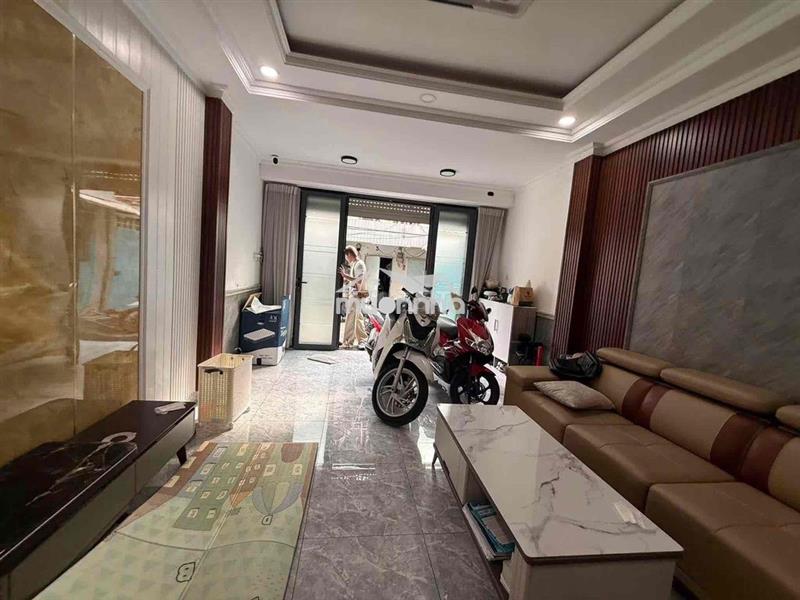 Nhà 1 trệt 1 lầu 2pn 3wc hẻm 118 nguyễn thị thập quận 7