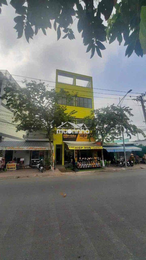 Cho thuê mặt bằng trệt- lầu 1, lầu 2, sân thượng tòa nhà màu vàng phư - 2