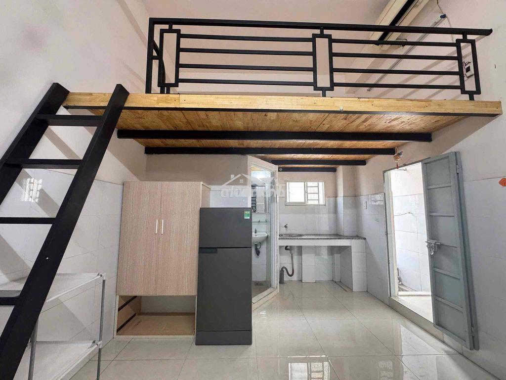 Trống 1 phòng gác cao cửa sổ trời, sẵn nội thất ngay etown cộng hoà - Ảnh 3