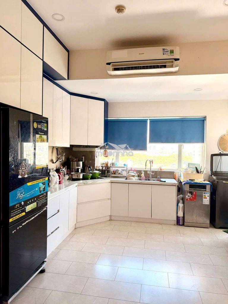 Cần bán căn hộ góc tầng cao chung cư thế hệ mới quận 1, ngoài ranh tod