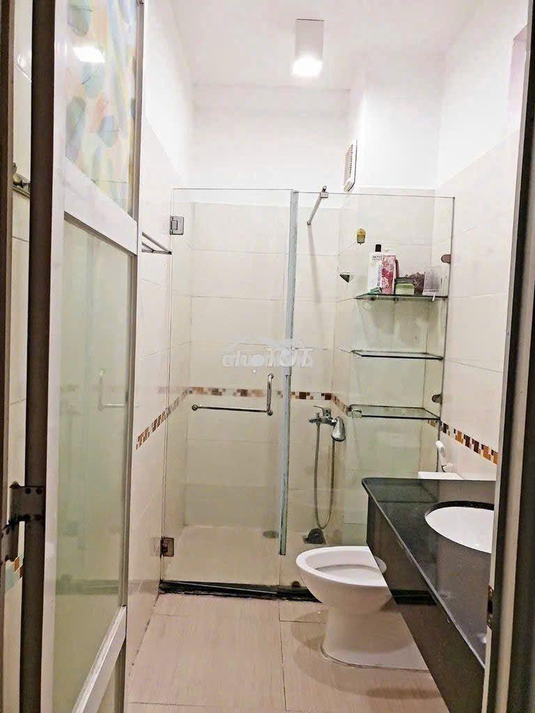 Nhà 4pn sơn sửa mới gần thành thái quận 10 - 2