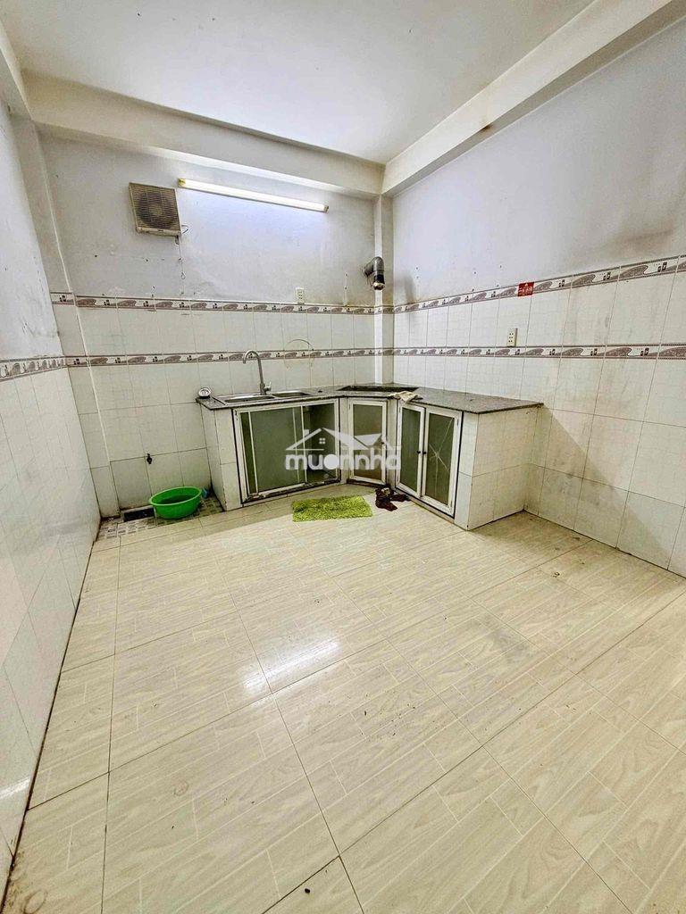 Nhà âu dương lân 2 tầng sát mặt tiền đúc thật - 3