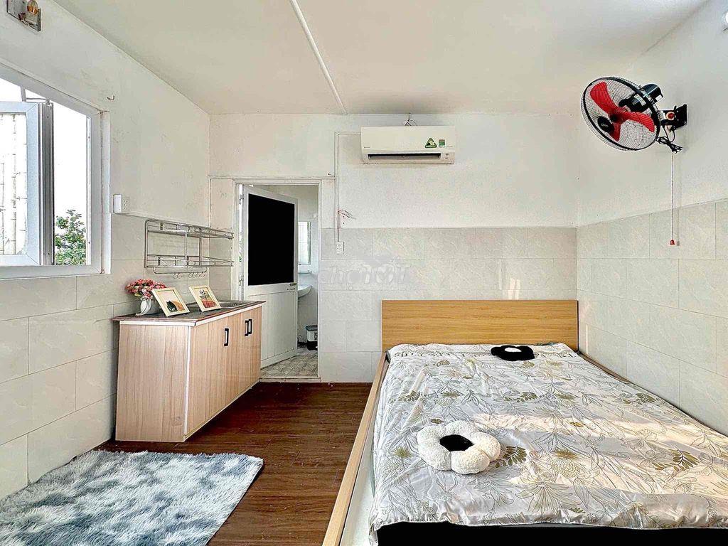 Chính chủ - cửa sổ - ban công - mới khai trương - Ảnh 4