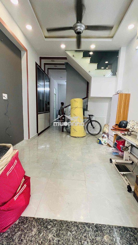 Nhà nguyên căn gần rivana 11 triệu/ tháng