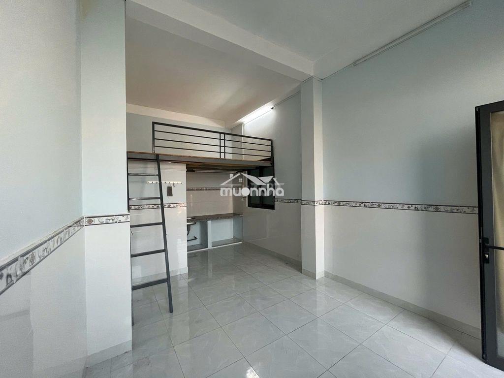 Chính chủ phòng trọ giá rẻ 30m2 bancol cách huflit cvpm quang trung 5p - Ảnh 2