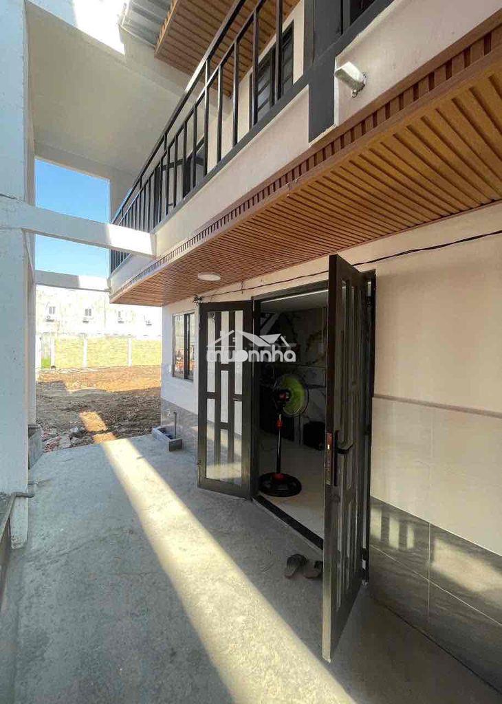 Bán nhà 300 nhận nhà