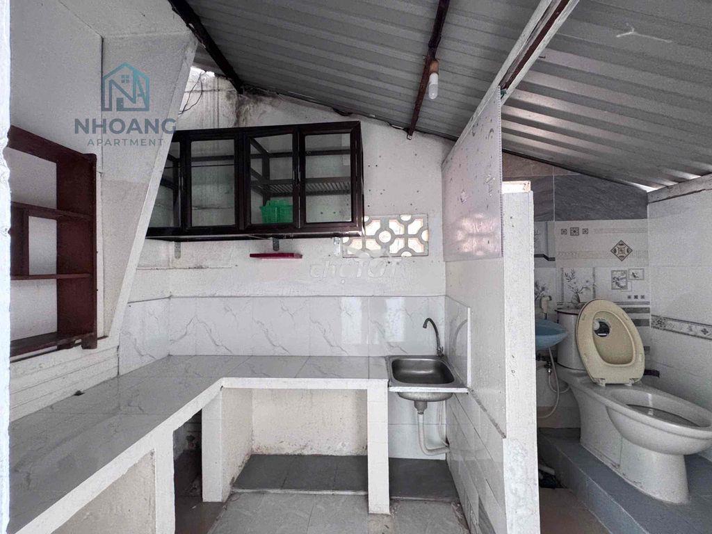 Cho thuê căn hộ nguyên tầng - 40m2 - mặt tiền - điện nc nhà nước - 3