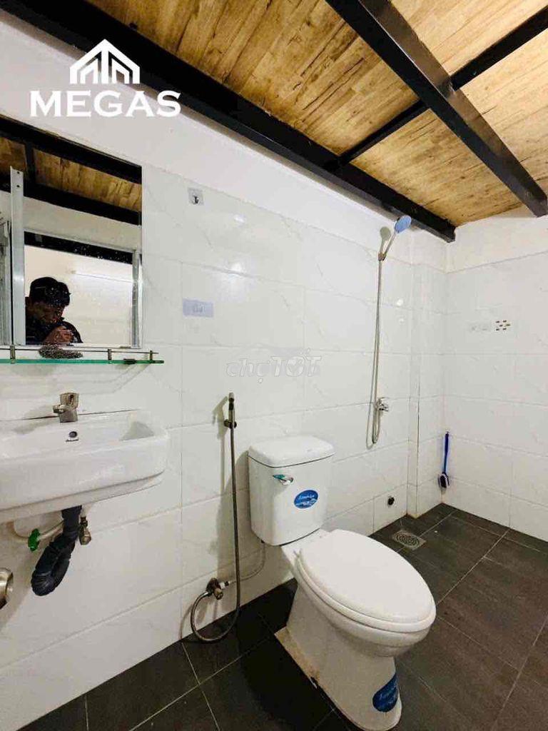 Duplex rộng rãi - nội thất cơ bản | sát đường cộng hoà, tân bình - Ảnh 4