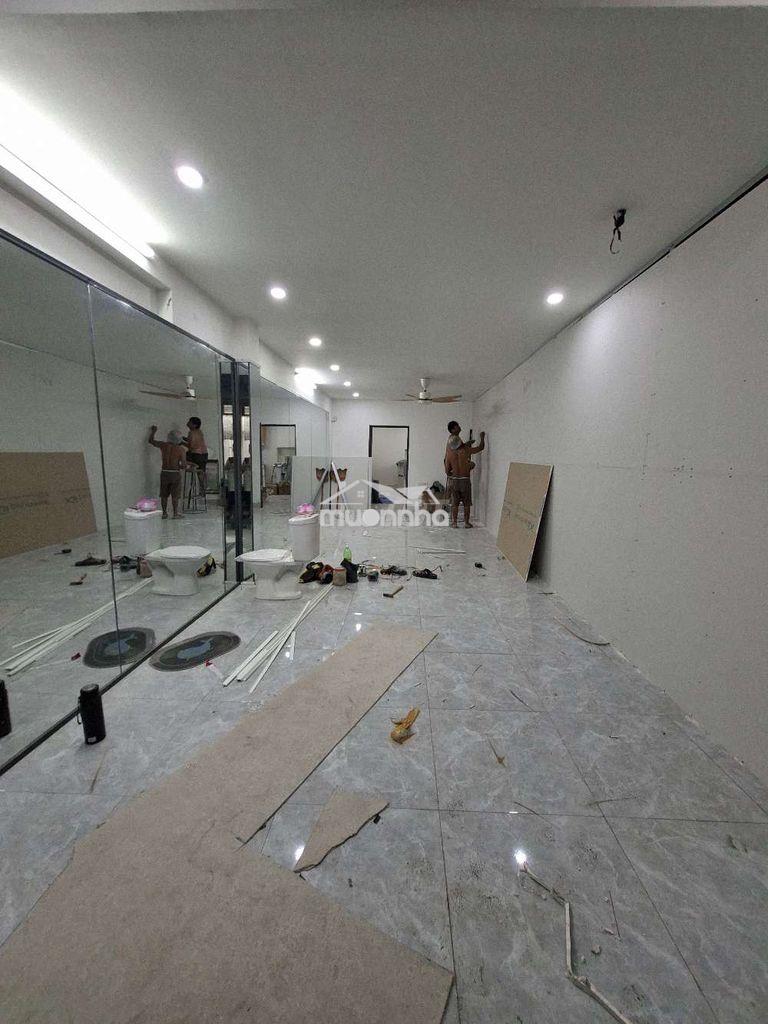 Cho thuê lại 1 tầng trệt