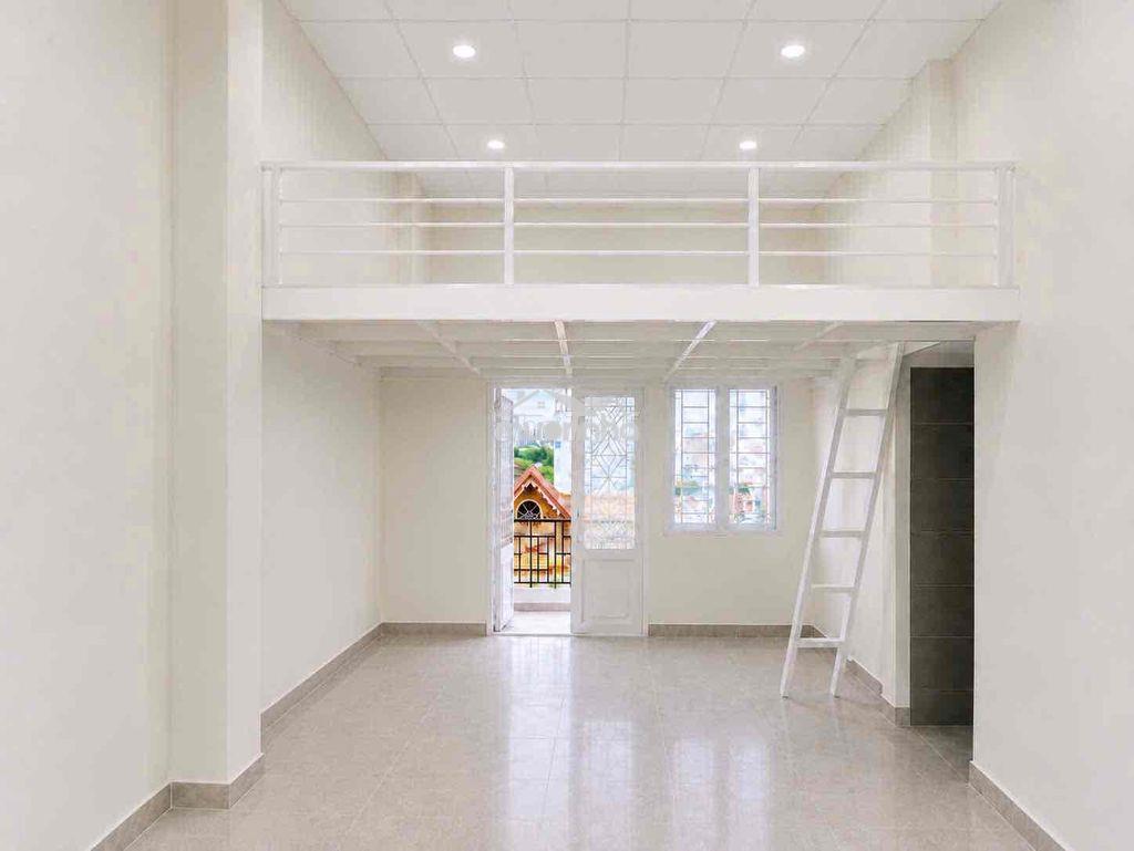 Ban công cửa sổ trời ngay dương quảng hàm - Ảnh 2