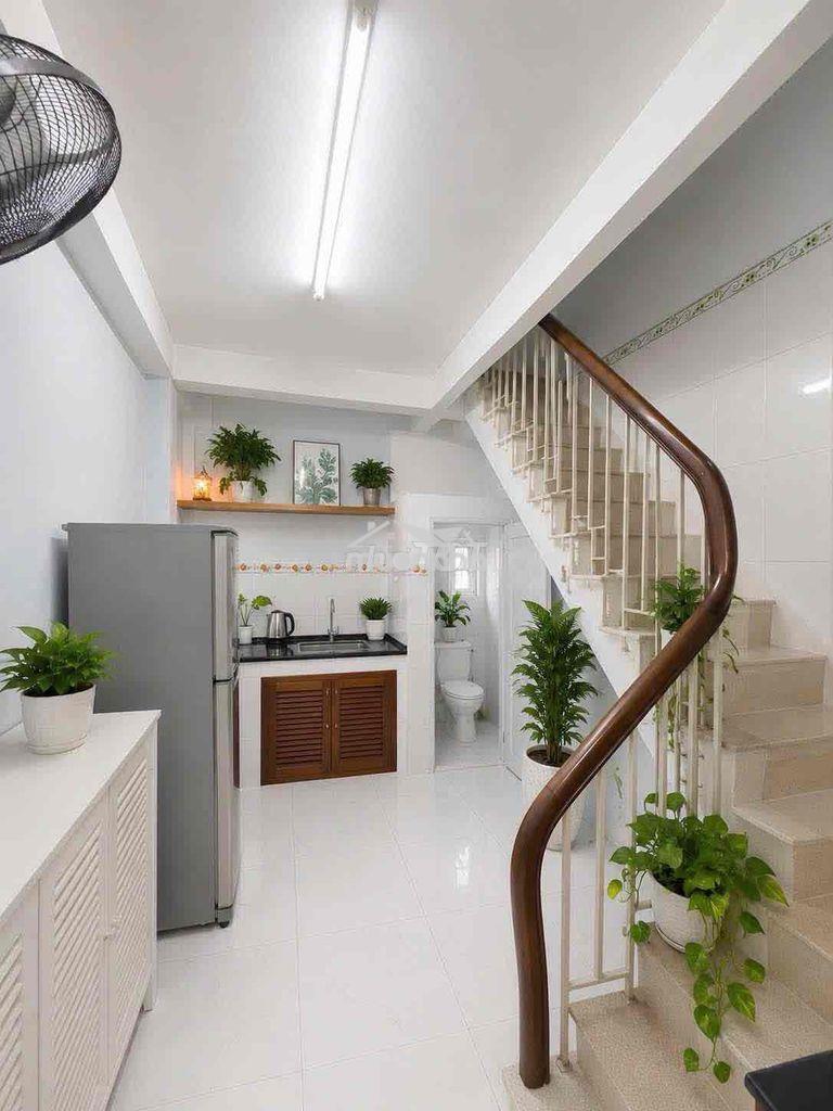 Nhà rẻ sổ hồng riêng trung tâm thành phố. dọn vào ở ngay - 3