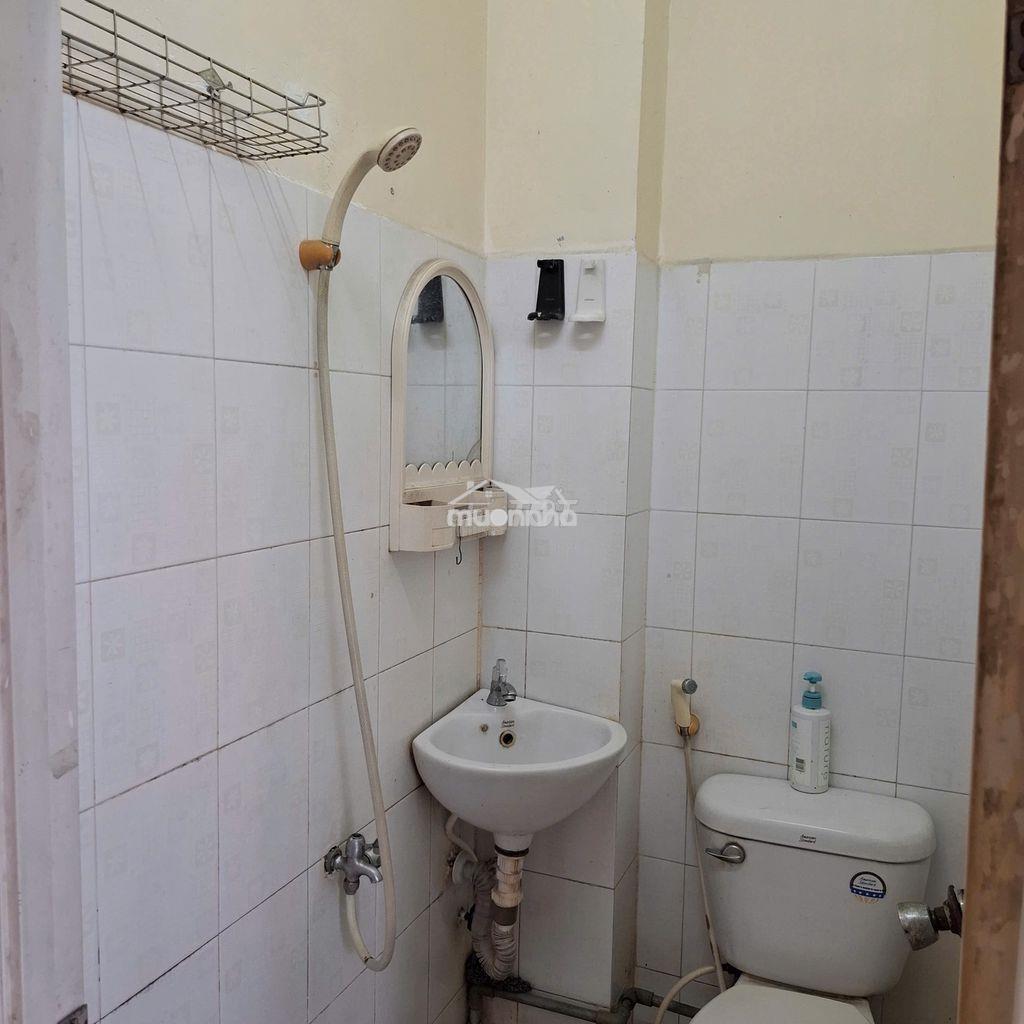 Nu nvvp/nu sinh thue phong dep biet thu bo song sg - Ảnh 4