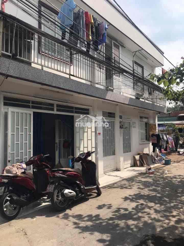 Nhà trọ quận 8 cao lỗ sạch sẽ có máy lạnh có sẵn