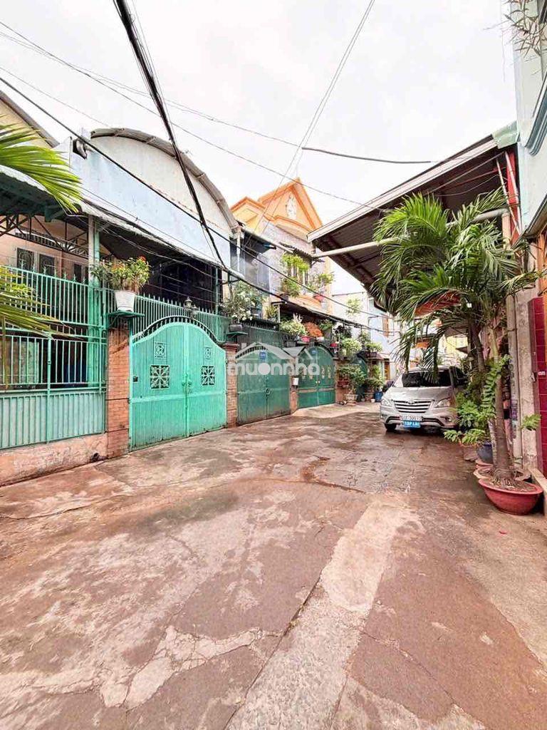 Nhà đường phan văn trị - 55m2 - nở hậu - hẻm xe hơi - chỉ 5,8đ