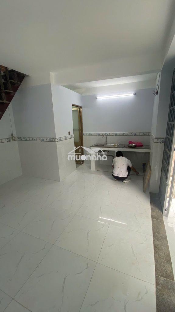 Nhà nguyên căn, hẻm xe hơi thông ra kdc, điện nước chính thức - 3
