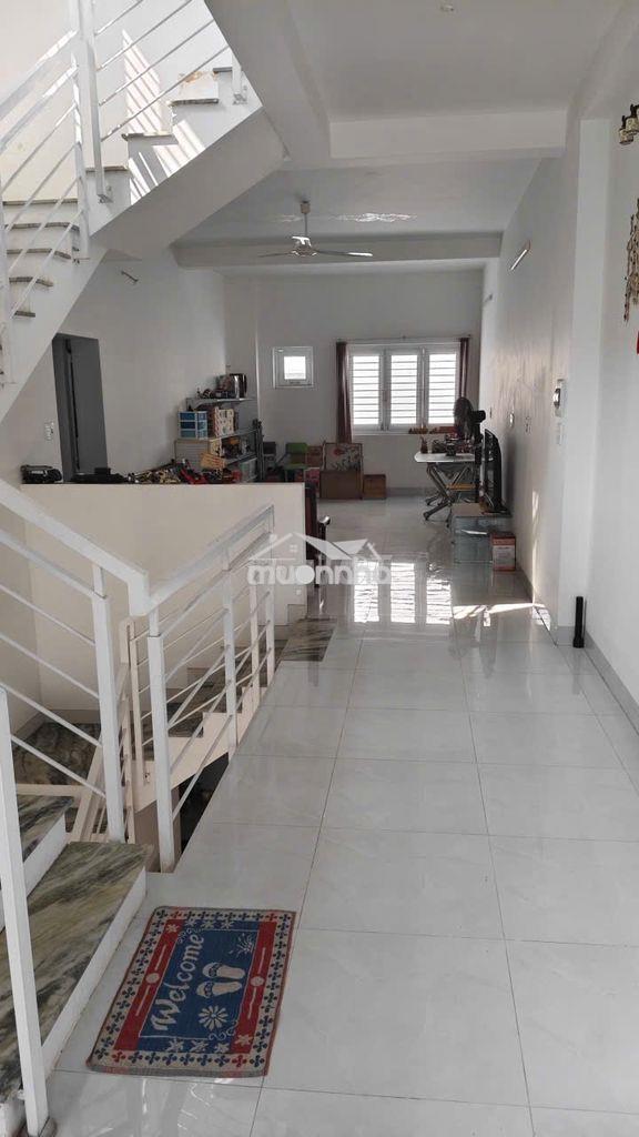 Nhanh mới kịp dt 11 x 22m - nhà 3tầng + 10p trọ ngay đại học ngân hàng - 3