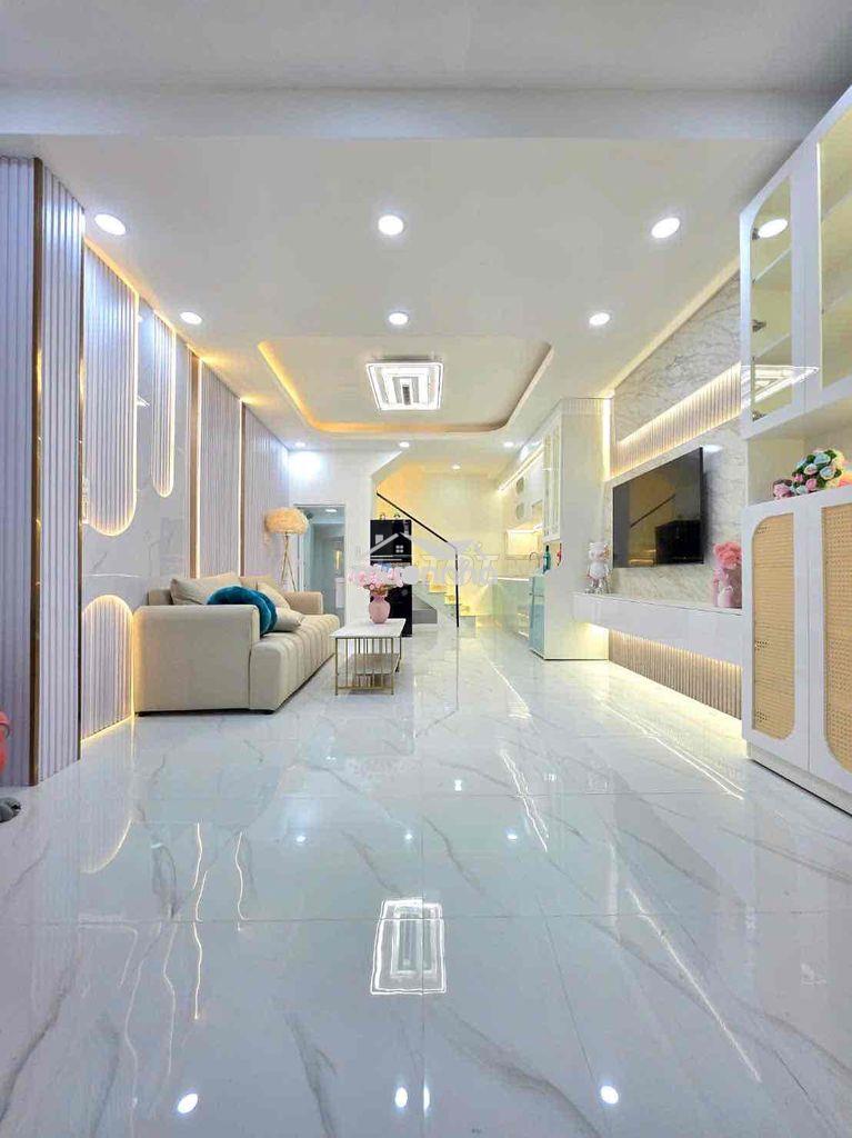 Nhà 3 lầu có sổ hồng q7 - Ảnh 2