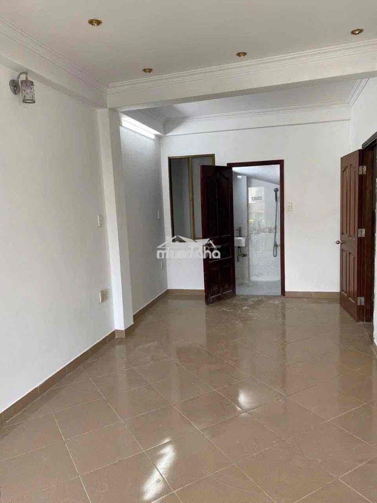 Cho thuê nhà hxh quay đầu, 1 trệt 3 lầu đường nơ trang long - 4