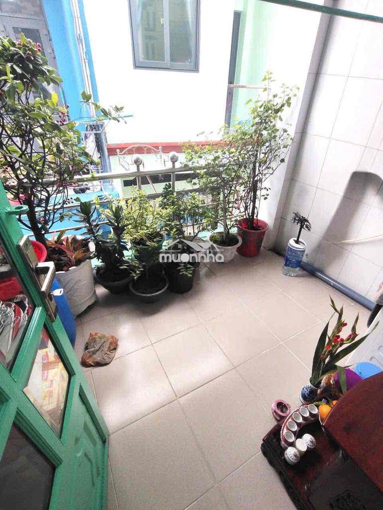 - Nguyễn duy p12 q8 / trệt 2 lầu đúc btct / 2 pn 1 wc / kdc hiện hữu