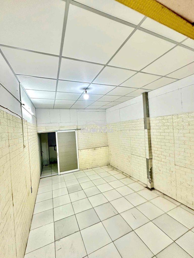 Phòng giá rẻ ngay ngã tư nơ trang long với lê quang định - 3