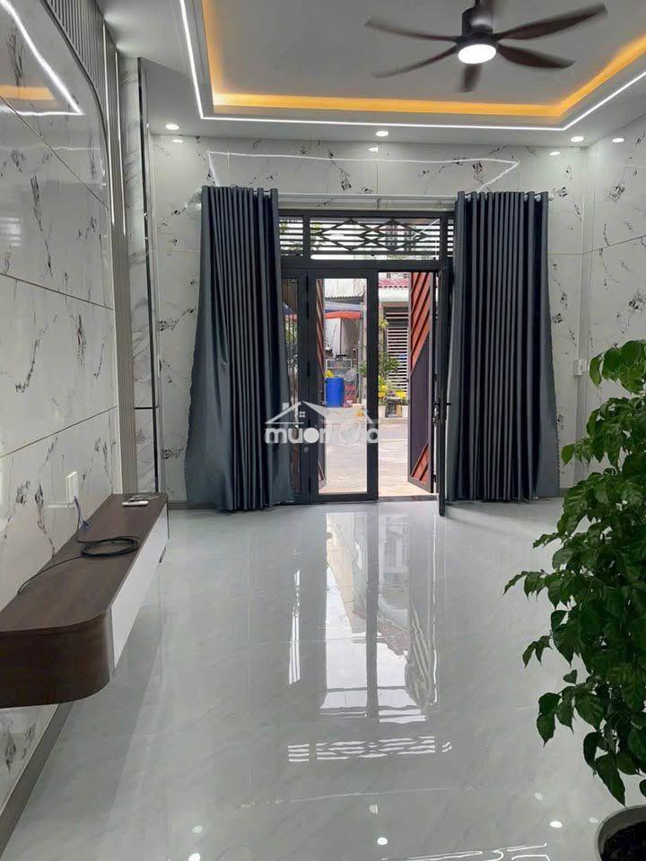 Bán gấp giá rẻ nhà 1 trệt 1 lầu, 4x30 tại tdm, chỉ 2tỷ550 - Ảnh 2