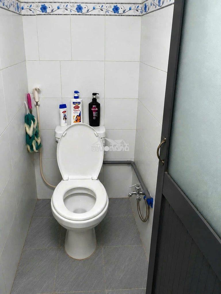 Phòng có máy lạnh, giá rẻ, thích hợp nam ở - Ảnh 4