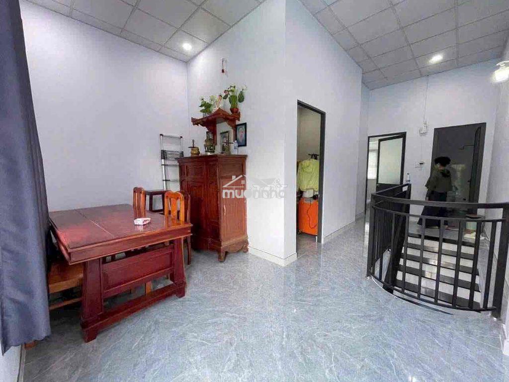 Nhà trệt lầu  3pn mặt tiền nhựa 6.5m thông giá chỉ 2.tỷ 2 - 3
