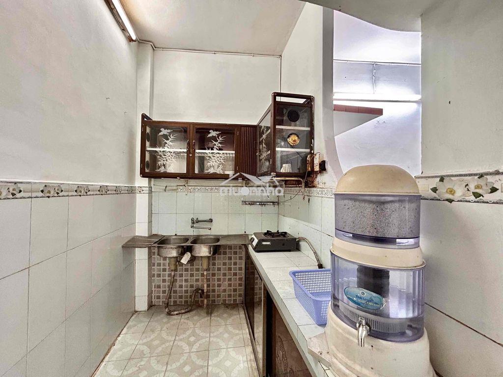 Nhà nguyên căn 3 lầu 3pn3wc có sân thượng ngay chợ hoà bình q5 - 4