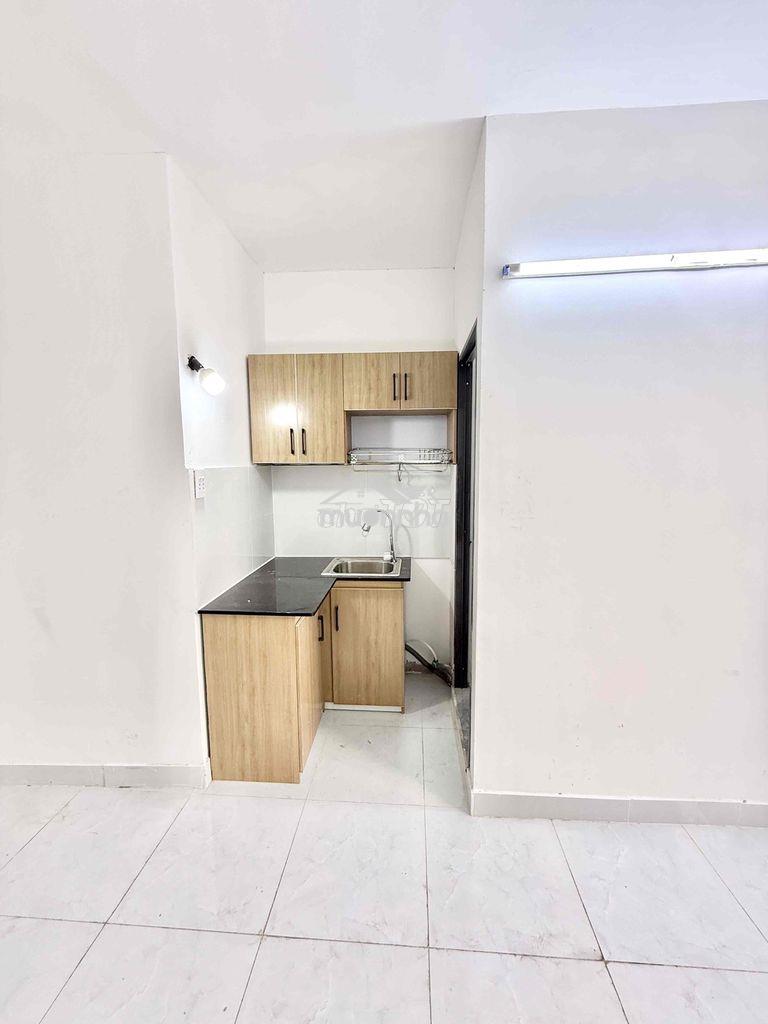 Phòng trọ mới xây cửa sổ trời view đẹp nhà mặt tiền hoàng hoa thám - Ảnh 4