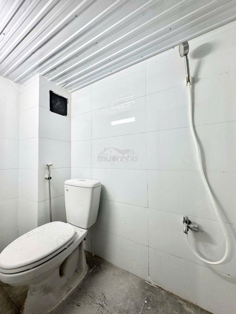 Phòng có máy lạnh, có gác ngay công thương, đỗ xuân hợp, thuận tiện - Ảnh 4